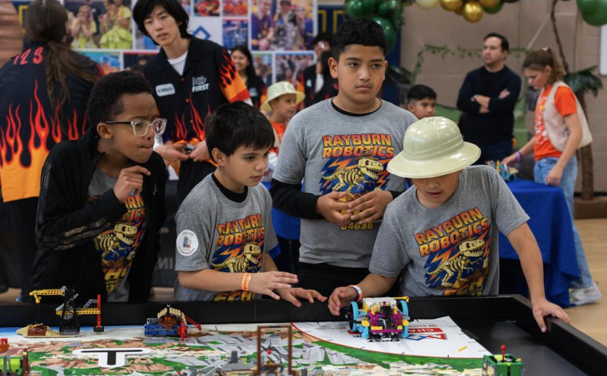 Children Learning Robotics